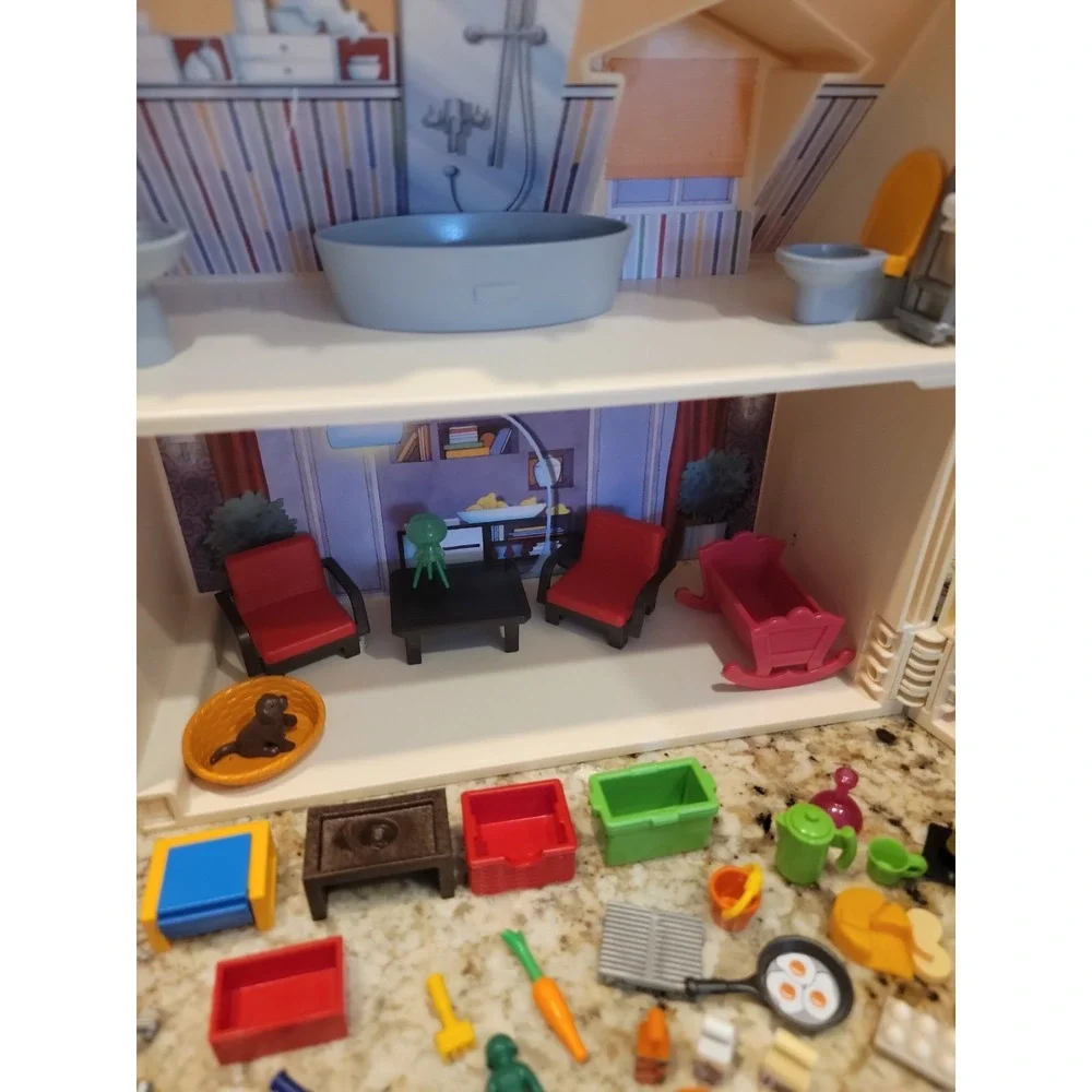 Playmobil Dollhouse 2005 Folding w/People And Accessories Not Complete